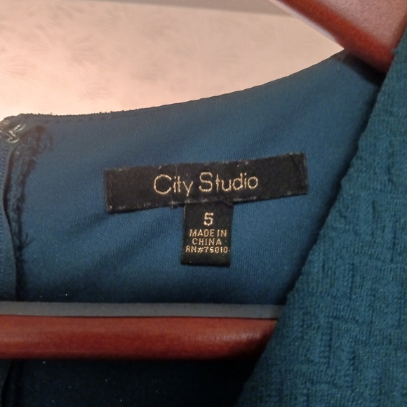 Flare mini dress, cap sleeves, brown accent buttons juniors 5 - Picture 6 of 9